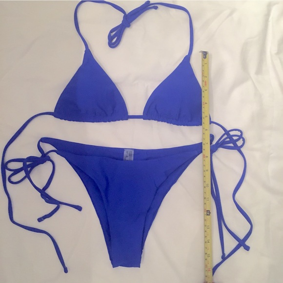 Electric blue string bikini. - Picture 4 of 4